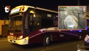 ¡Video muestra cobarde ataque! Sicarios acribillan bus lleno de pasajeros en Chorrillos