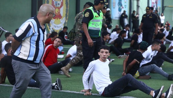 Encuentran armas y droga en intervención en discoteca en SJL