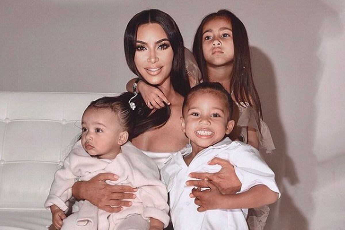 Tal como describió Kim Kardashian a su hijo Saint West , él siempre resalta por su gran sonrisa. (Foto: Instagram)