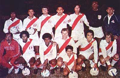 Selección juvenil peruana que le ganó a la Argentina de Maradona. Ese día 'Chalaca' se 'comió' a Diego.