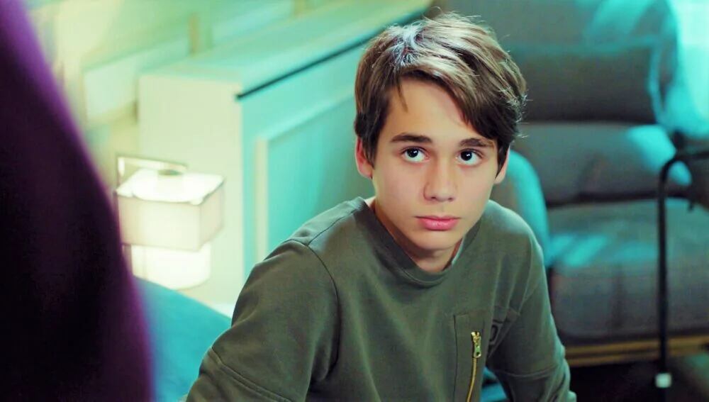 Erim no quiere que despidan a Kemal en la telenovela "Pecado original" (Foto: Med Yapim)