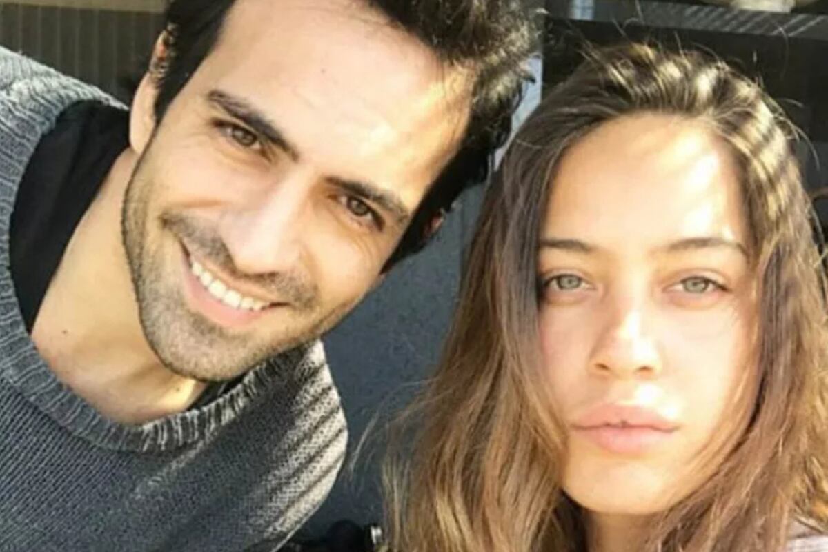 Buğra Gülsoy y Nilüfer Gürbüz iniciaron un noviazgo en 2013 y en 2018 se casaron (Foto: Nilüfer Gürbüz / Instagram)