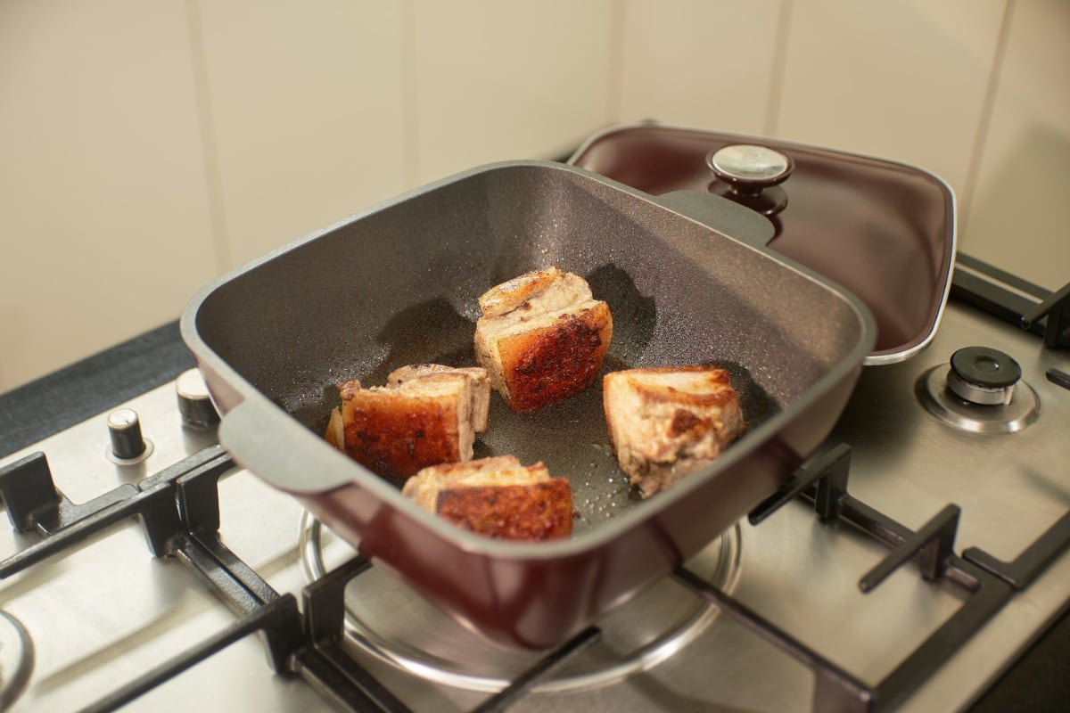 Tiene variedad en ollas, caseras y sartenes