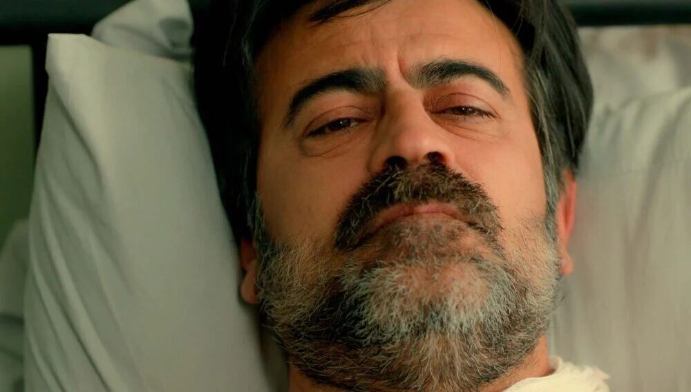 Abdülkadir protege a su hermano Vahap de la policía en "Tierra amarga" (Foto: Tims & B Productions)