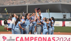 El cielo de Lima, por un día, fue ‘albiceleste’