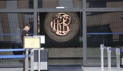Dinero de nuestras reservas está en peligro