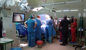 Siameses unidos por la cadera fueron separados en Arequipa tras seis horas de operación