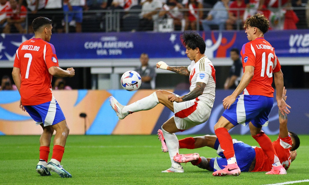 Selección peruana debutó en la Copa América 2024 con un empate ante Chile. (Foto: AFP)