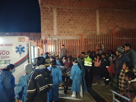 ¡Tragedia en Cusco! Cinco fallecidos y 17 heridos tras vuelco de camión al abismo en Paucartambo