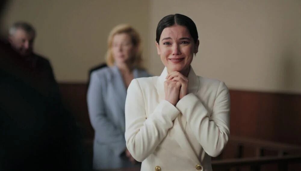 Ceylin recupera su libertad en la telenovela turca "Secretos de familia" (Foto: Ay Yapım)