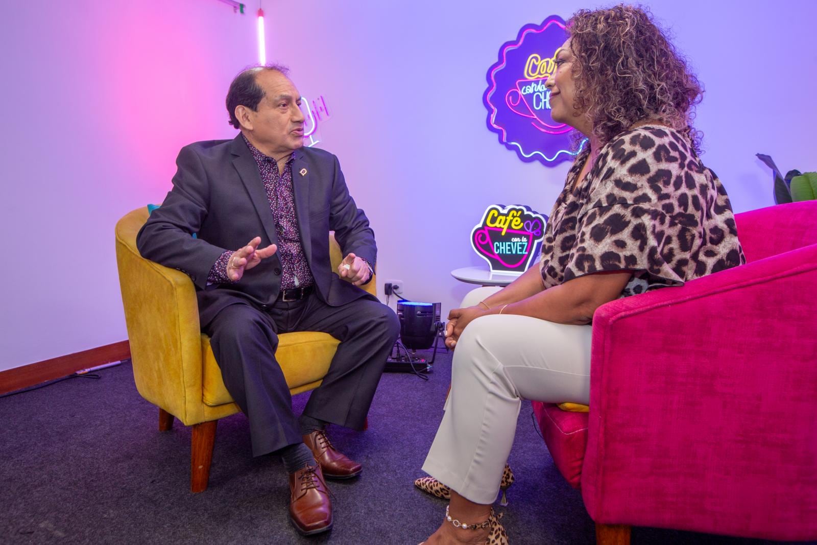 Elmer Alfaro Machucao en el Café con la Chevez. Foto: Fernando Sangama | @Photo.gec