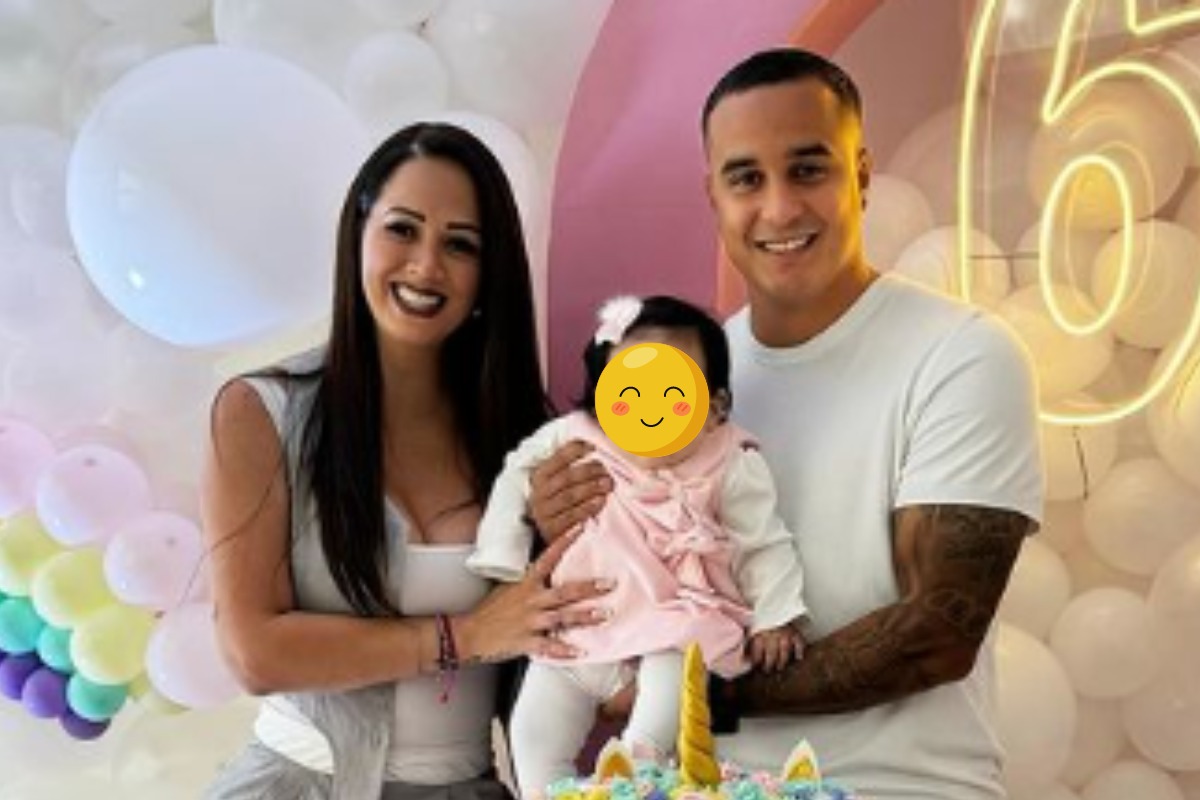 Melissa Klug y Jesus Barco con su hijita