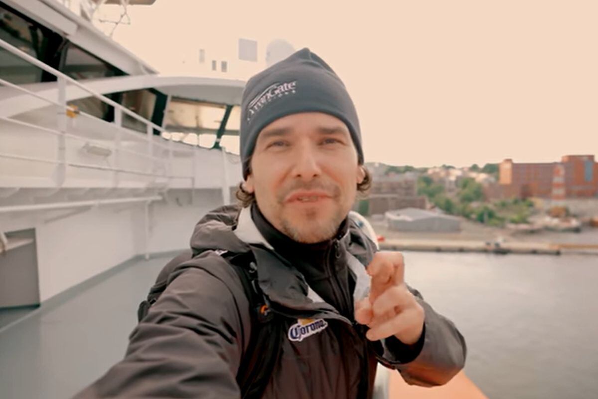 El youtuber emocionado por la travesía que realizará a bordo del sumergible de OceanGate Expeditions para su expedición al Titanic (Foto: Alan Estrada /Youtube)
