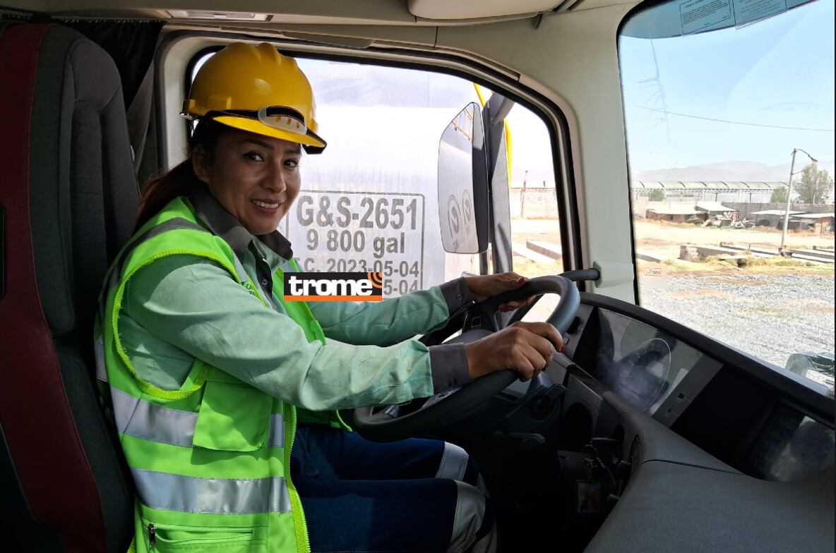 María Cruz sale adelante manejando tráiler y le gusta su trabajo. La llaman 'Reina trailera del Perú' y muchos la siguen en TikTok. (Entrevista: Isabel Medina / Foto: Allengino Quintana / Trome).