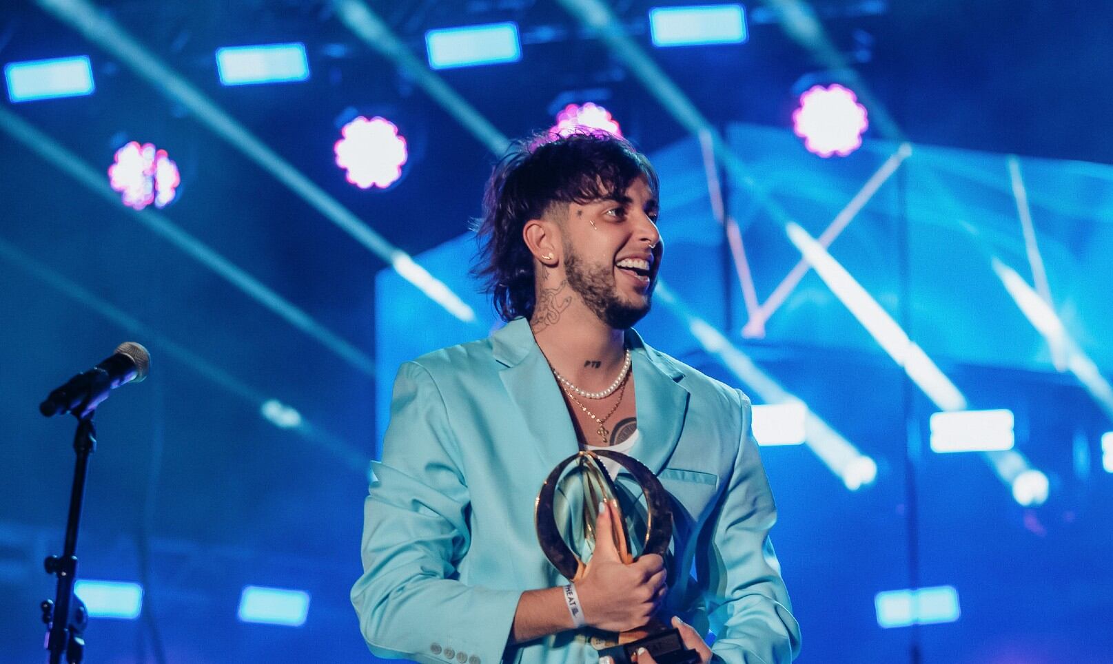 El colombiano Dekko en los Premios Heat 2022