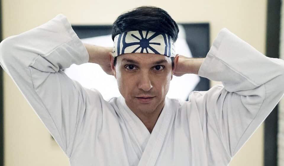 Ralph Macchio como protagonista de "Cobra Kai", preparándose para luchar. (Foto: Netflix)