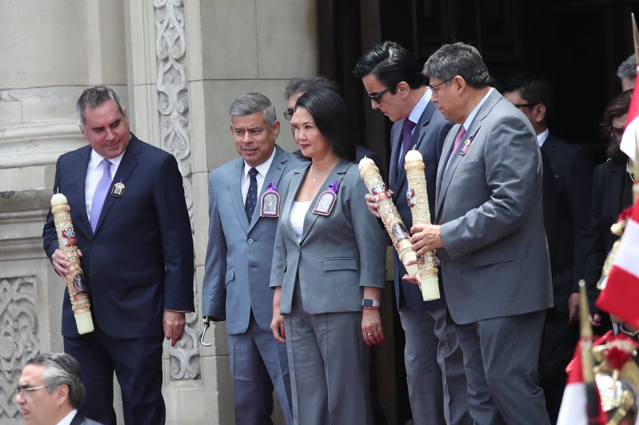Presidenta Fujimori y el gabinete de ministros rindieron homenaje al Señor de Los Milagros.(Fotos: Jesús Saucedo @photo.gec)