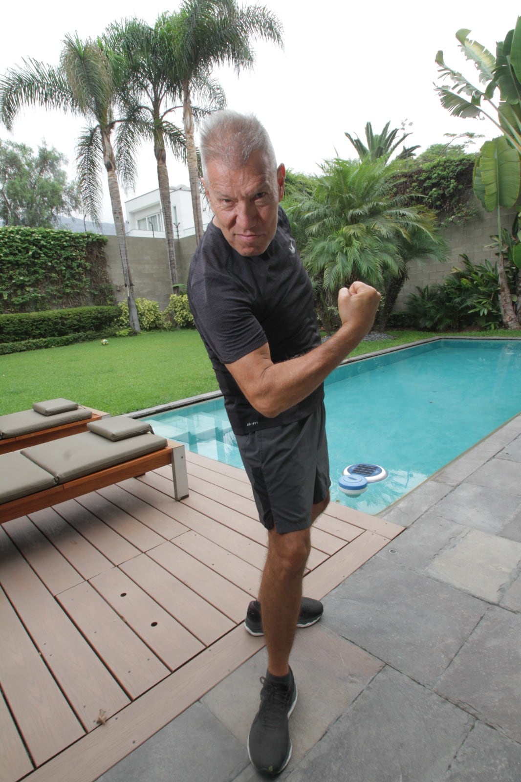 Raúl Romero conduce 'Ven conmigo' por YouTube. (Foto: Alan Ramírez)