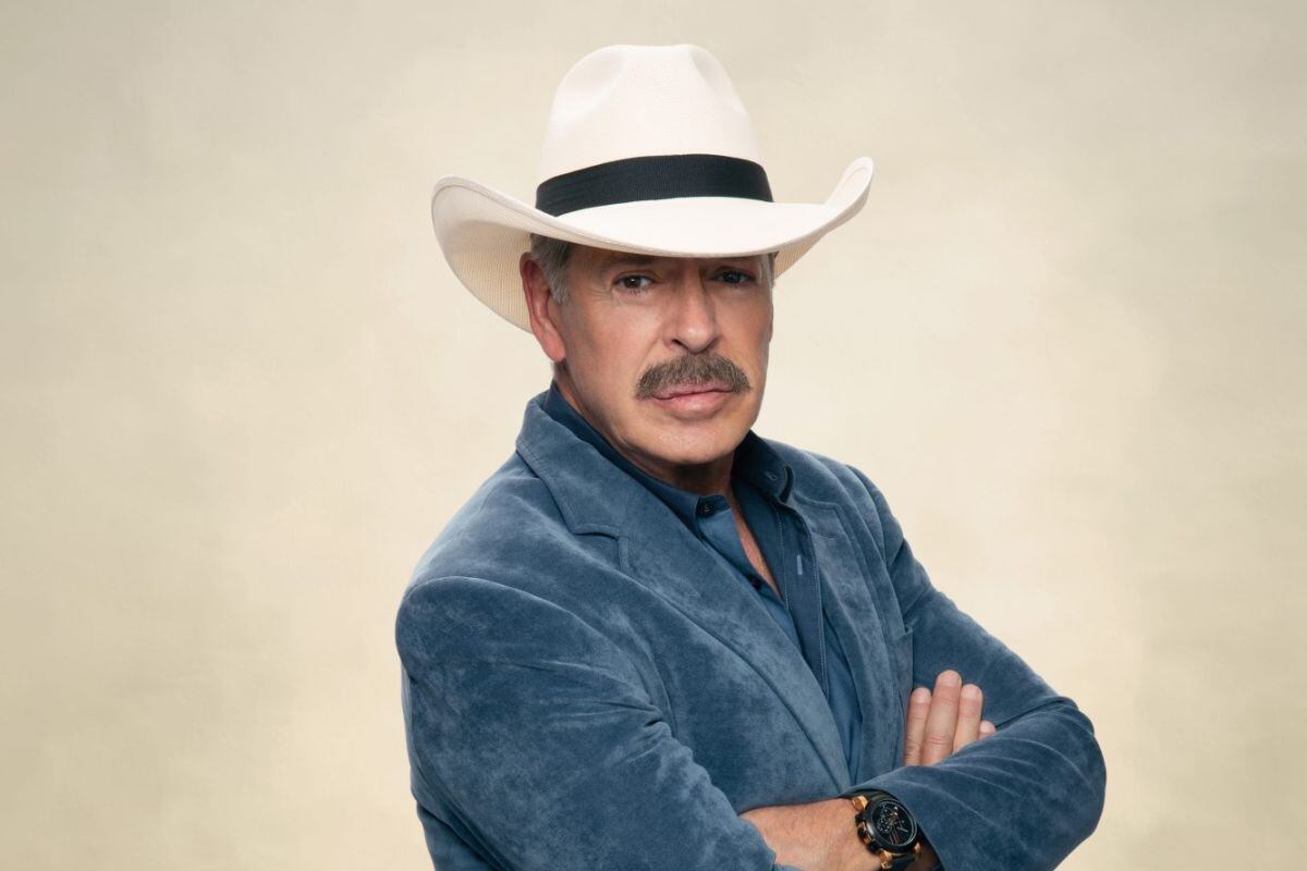 La presencia del ser más peligroso en San Marcos pondrá en problemas a todos. ¿Qué hará Samuel Caballero cuando encuentre a Juan David y Muriel? (Foto: Telemundo)