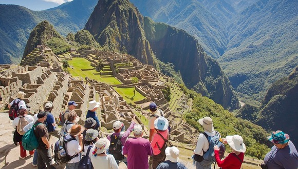 Recorrido por la ciudadela inca de Machu Picchu - Cusco.