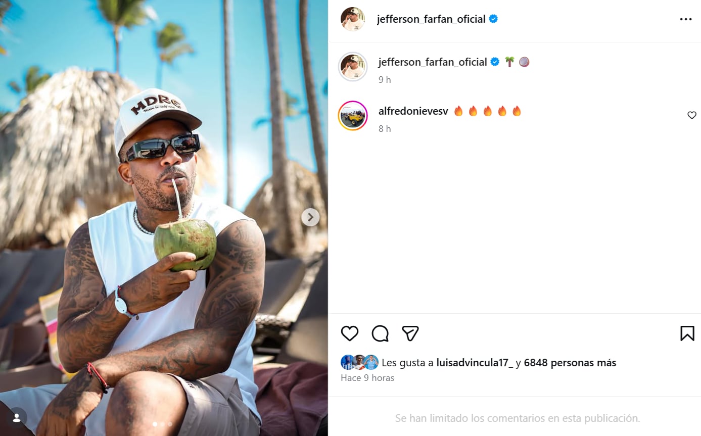 Jefferson Farfán posteó fotos de su último viaje, mientras Melissa Klug habría perdido juicio en instancia final, según Peluchín.