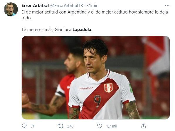 Gianluca Lapadula ovacionado en redes sociales por hinchas peruanos.