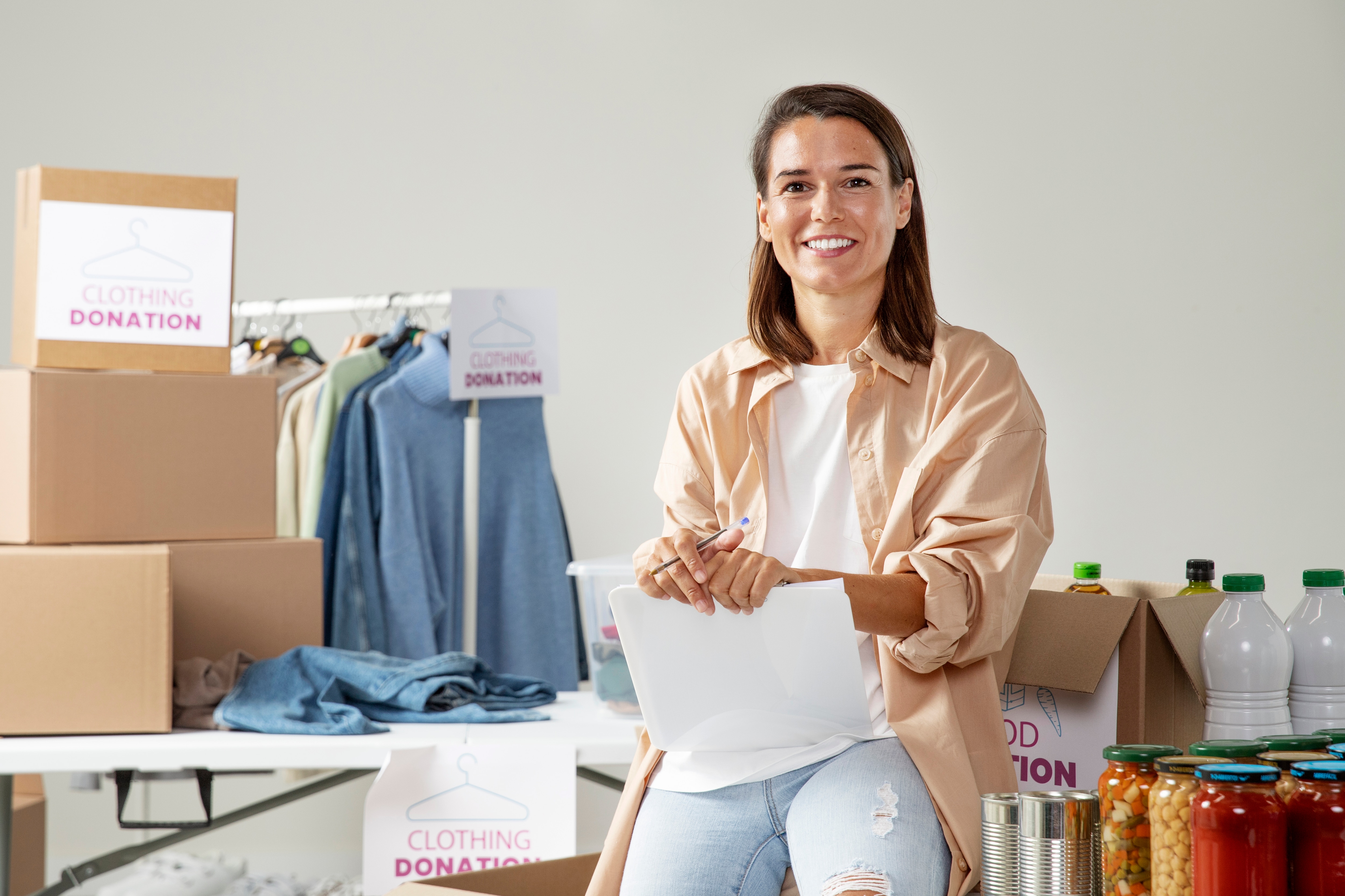 La idea es intentar ahorrar al menos tres meses de gastos operativos en un fondo de emergencia que le ayude para alguna eventualidad. Foto: Freepik.