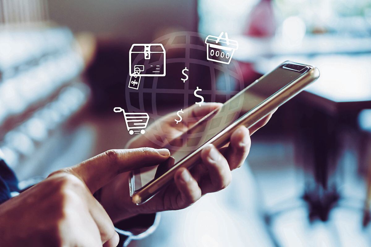 Perdona buscando ofertas por el Black Friday (Foto: iStock)