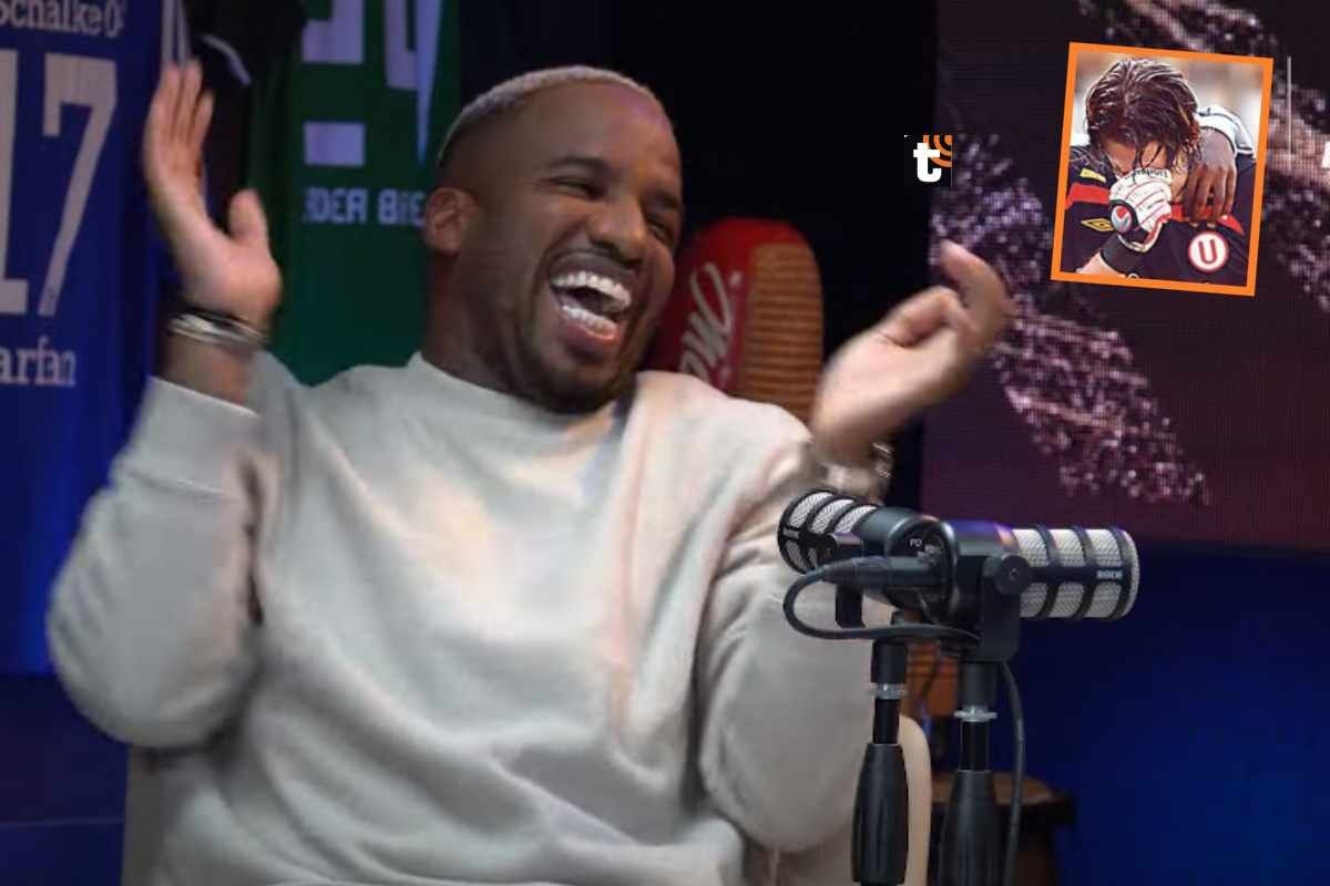 Jefferson Farfán 'no suelta' a Paco Bazán.