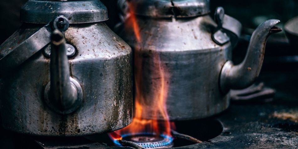 Maneja con cuidado los recipientes que contienen aceite u otros líquidos calientes. (Foto: Pixabay)