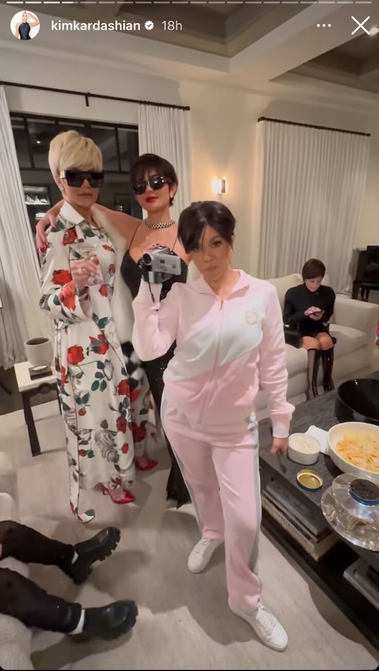 Así lucían Khloé, Kourtney y Kylie. (Foto: @kimkardashian / Instagram)