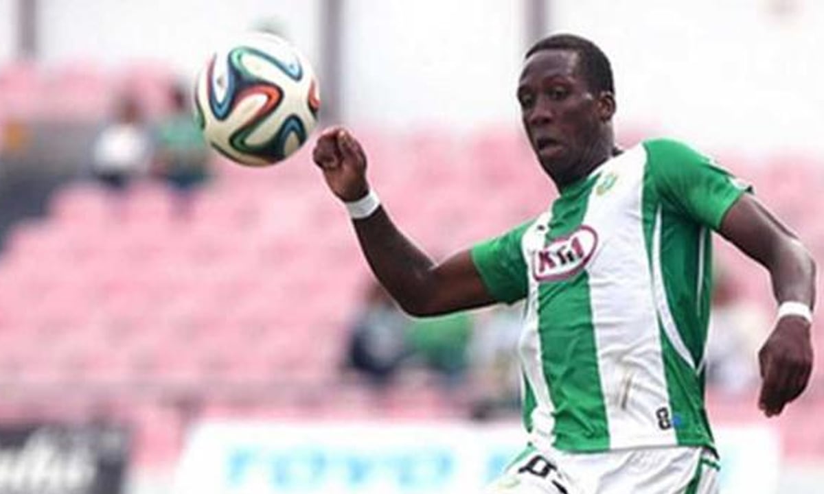 Luis Advíncula paseó su fútbol en Vitória Setúbal. Foto: Archivo GEC.