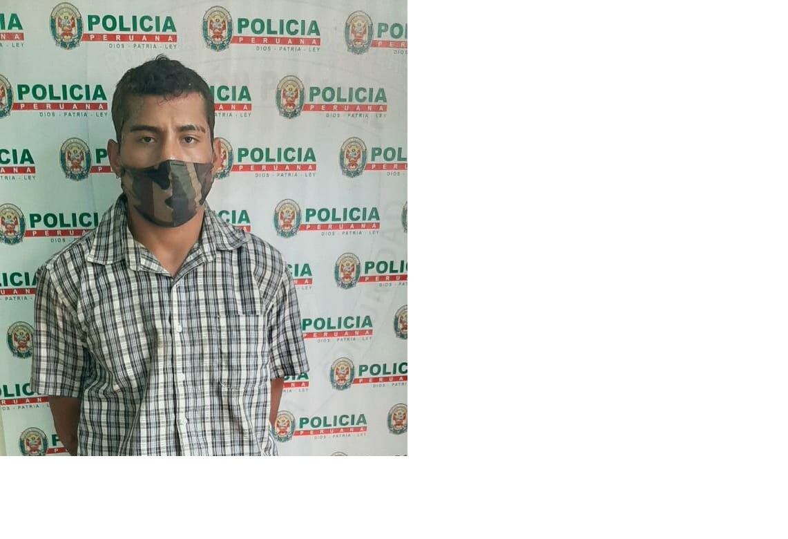 Uno de los delincuentes que asaltó, de manera salvaje, a la madre de familia fue capturado. |Foto: Difusión