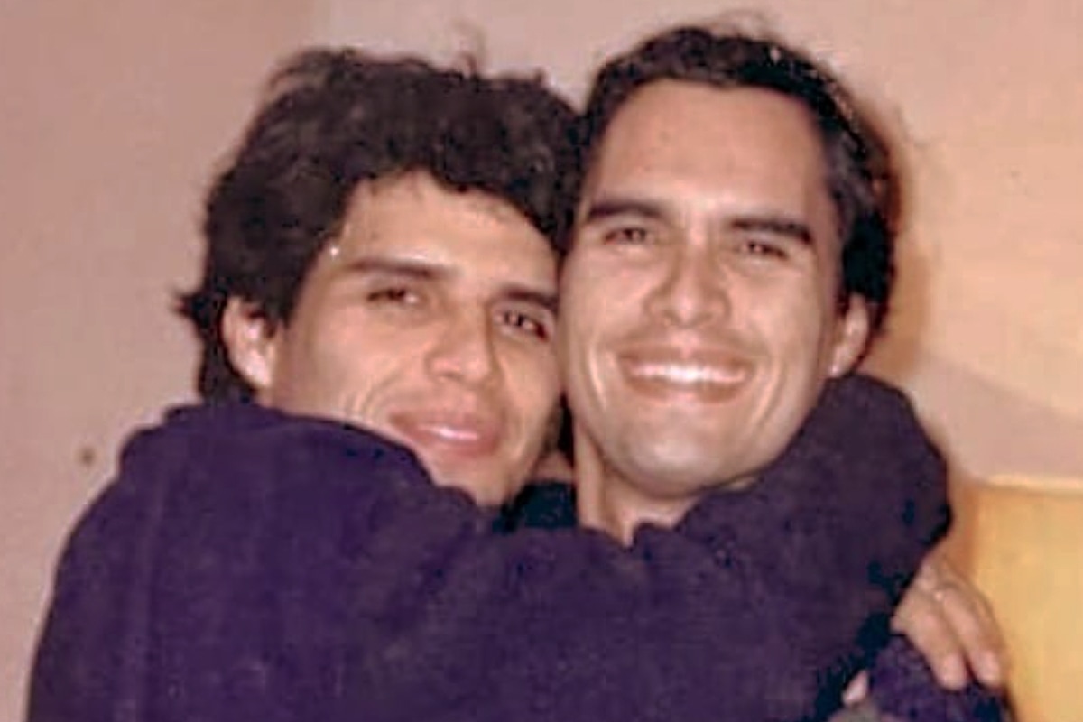 Patricio recordó a su hermano con una instantánea en donde ambos se le ve de niños.
