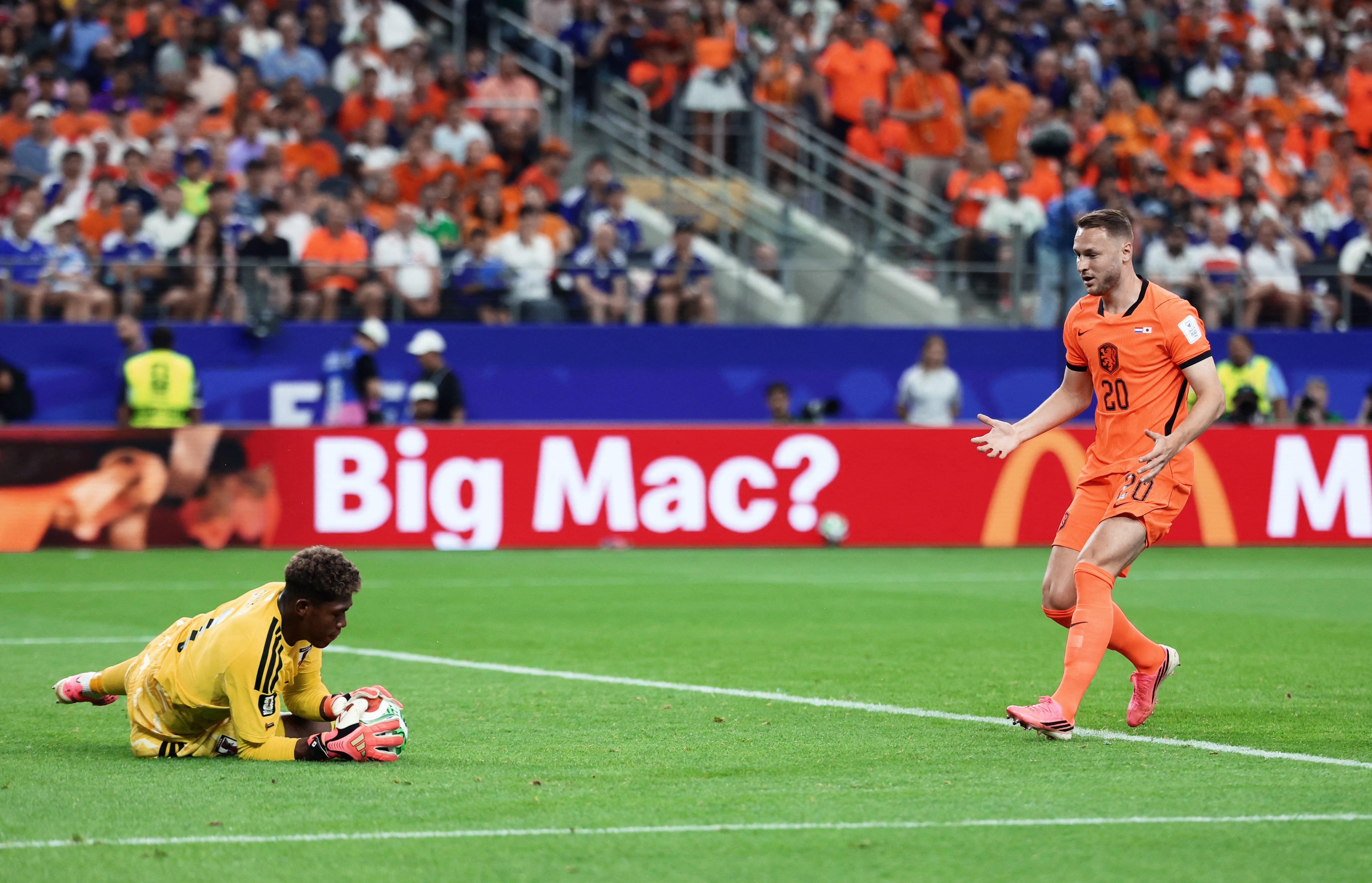Países Bajos busca su primer triunfo en el Mundial. (Photo by Aric Becker / AFP)
