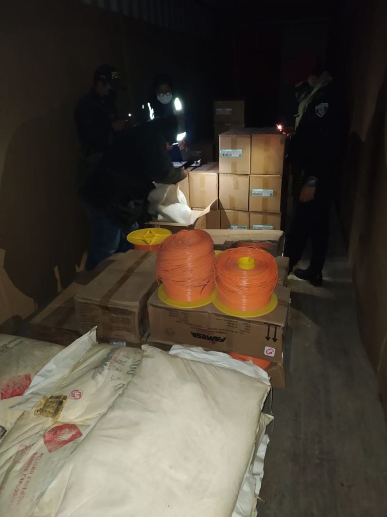 En un megaoperativo realizado en varios puntos del país, policías de la DIVIAC desbarató un clan familiar denominado ‘Los TNT del norte chico’, dedicada a elaborar, vender y trasladar en forma ilegal material explosivo.