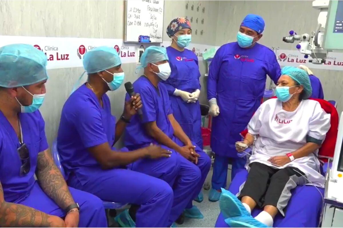 Referentes de Universitario acompañaron a su mamá afectiva (Composición: GEC)