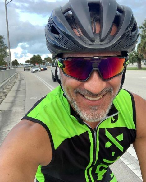 Carlos Sánchez, el recordado 'Memo' de Pasión de gavilanes es un amante del ciclismo (Foto: Instagram / Carlos Sánchez)