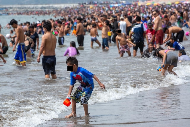 Familias enteras aprovecharon que ya es verano y el día no laborable para disfrutar dl 25 de diciembre en Lima, Perú. (Foto: Fernando Sangama / @photo.gec)