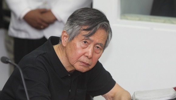 El Tribunal Constitucional (TC) envió el expediente de Alberto Fujimori a un juez de Ica, abriendo una controversia sobre la posibilidad de que el exmandatario sea excarcelado.
