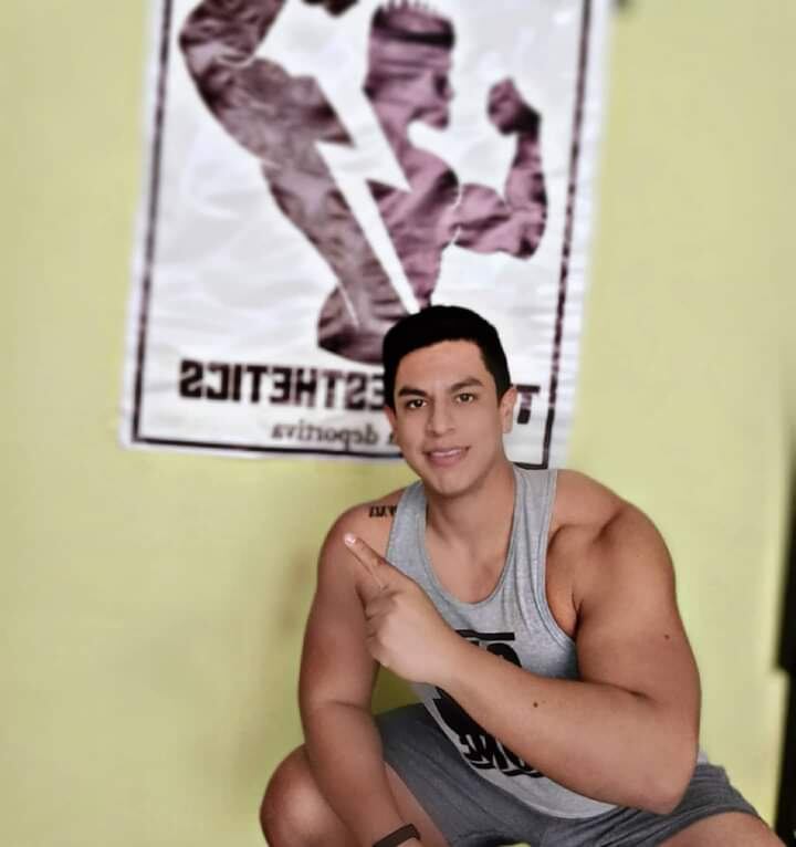 Policías de Depincri San Juan de Lurigancho 2 intervinieron con una orden de detención preliminar a César Saico Vilchez (30), quien es señalado por ser uno de los autores del asesinato del joven fisicoculturista Pedro Ruiz Prado (23). (foto TROME)