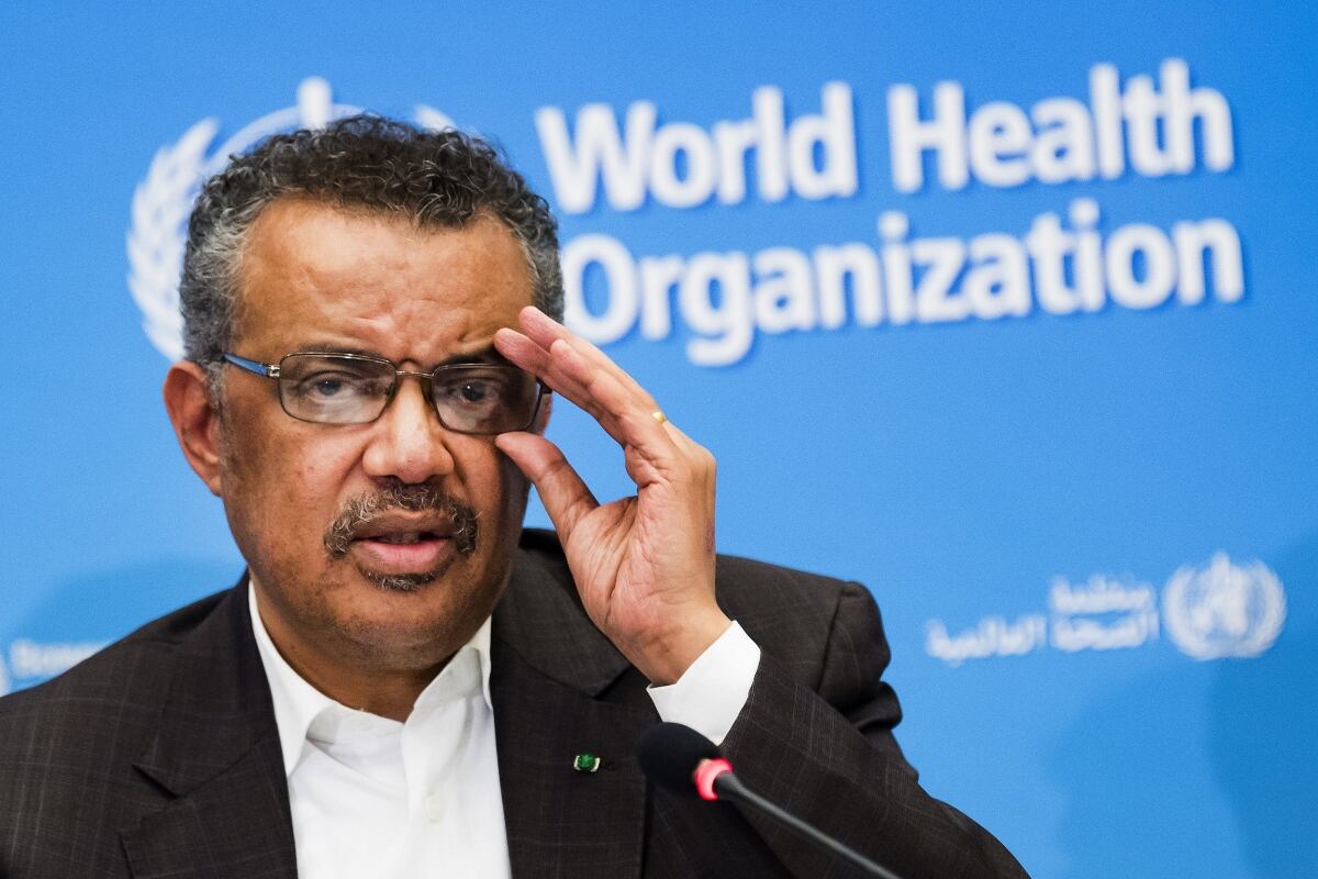 Tedros Adhanom Ghebreyesus, Director General de la Organización Mundial de la Salud (OMS), habla con los medios de comunicación en la sede de la Organización Mundial de la Salud en Ginebra, Suiza. ( Forto: Jean-Christophe Bott / AP).