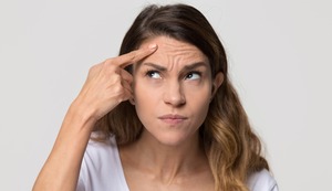 ¿Por qué tengo arrugas si aún soy joven? Todo lo que debes saber sobre el envejecimiento prematuro