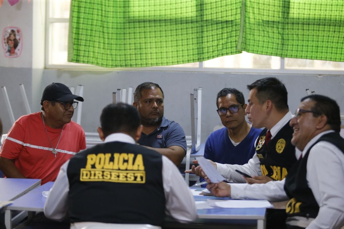 Se detuvo a tres miembros de mesa de un local de votación de Los Olivos.