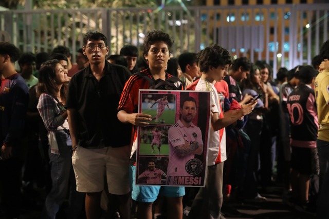 Grandes y niños reunidos por Lionel Messi (Fotos: Antonio Melgarejo/ @photo.gec)