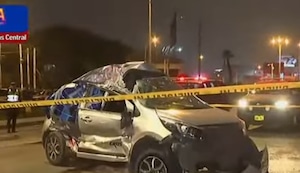 San Juan de Miraflores: Una fallecida y cuatro heridos en choque de auto contra tráiler | VIDEO