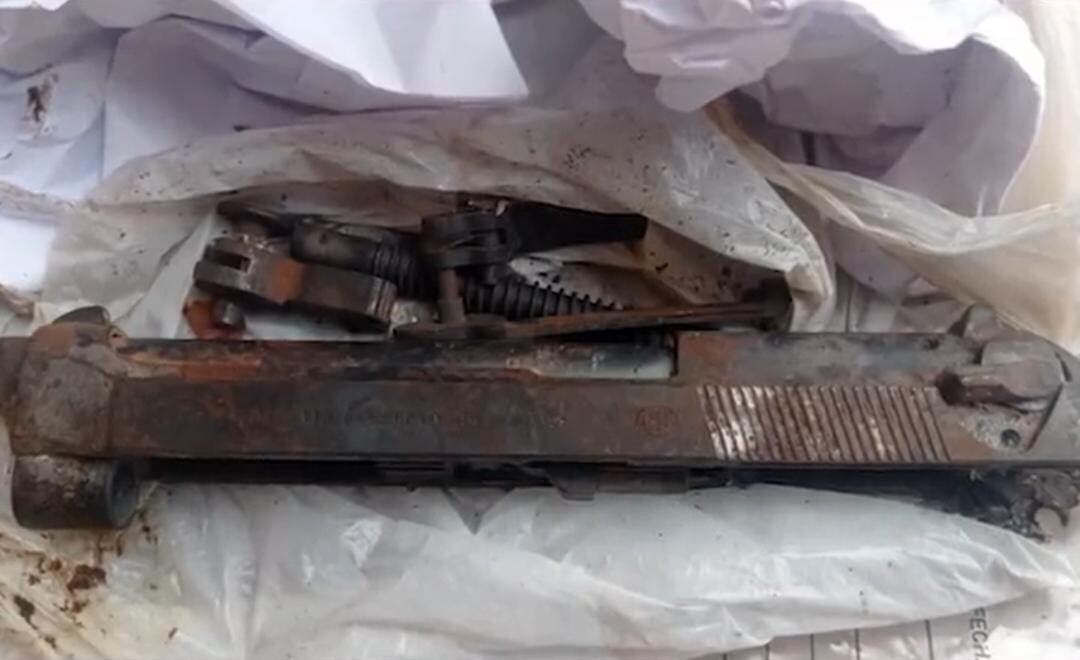 Arma hallada en posesión de los sujetos. Foto: Mininter