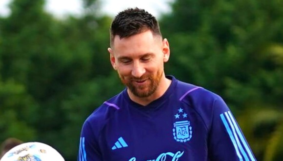 Argentina se prepara para enfretar a Perú este martes (Video: YouTube)