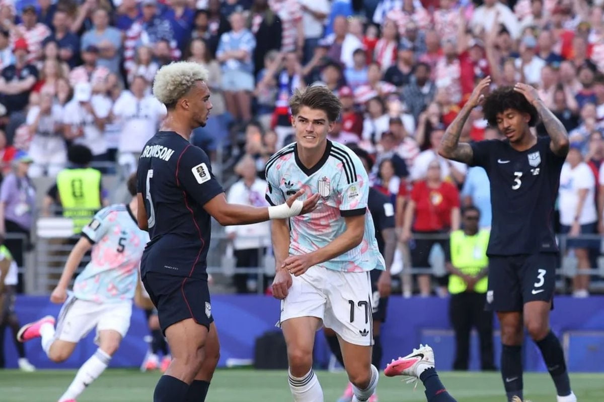 De Ketelaere marcó un doblete en el duelo Bélgica - Estados Unidos. (Foto: @DSports)=