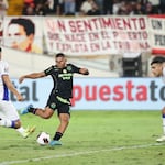 Edison Flores aprovecha error de la defensa de Sullana y marcó el transitorio empate de Universitario | VIDEO